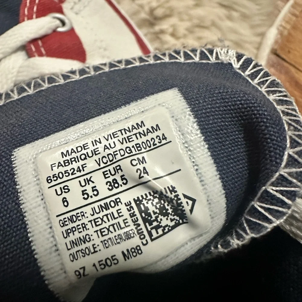 Converse juniors size